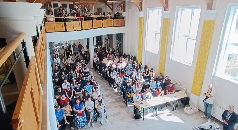Mindhárom programjába várja a fiatalok jelentkezését a Mathias Corvinus Collegium