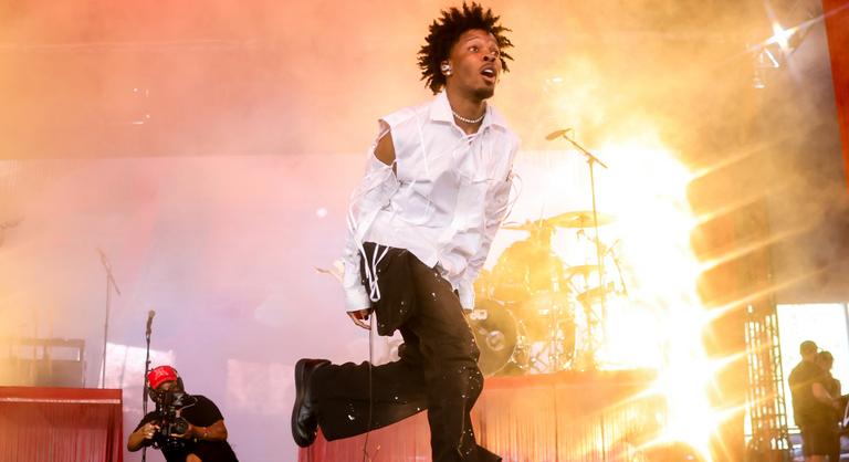 Kiderült, mi okozta a halálát a népszerű énekes autójában talált lánynak