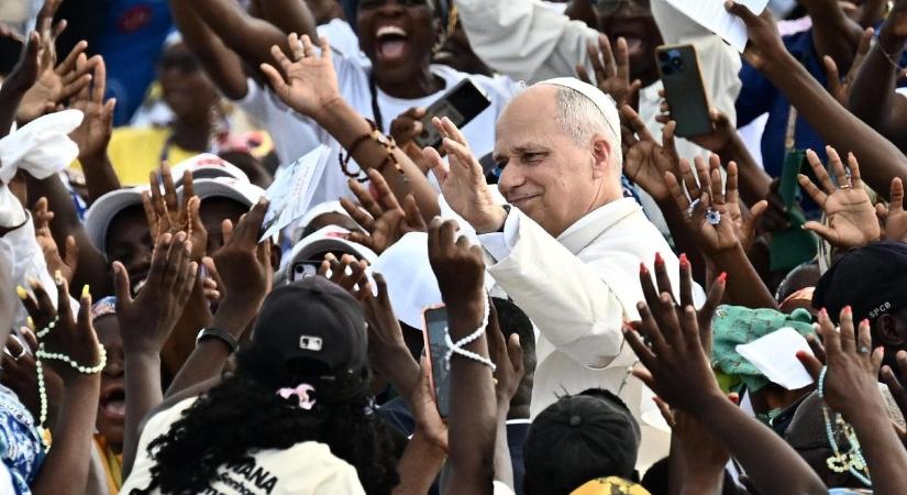 „A szeretet az élet igazi fénye” – XIV. Leó pápa fiatalokkal és családokkal találkozott Batában