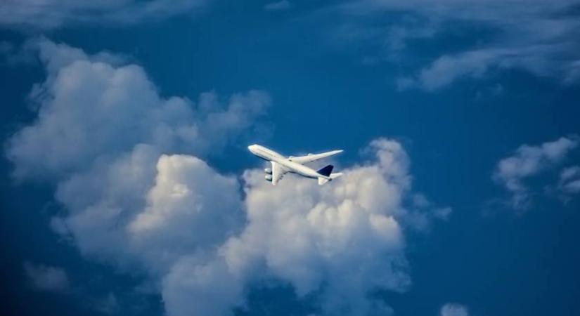 Nem lesz utólagos áremelés: ez várható a repülőtársaságoknál a szakértő szerint