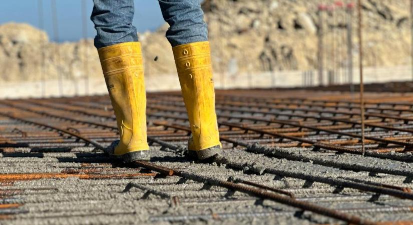 Mikepércsi vízműtelep vasbeton tározó medencéjének javítására keresnek kivitelezőt