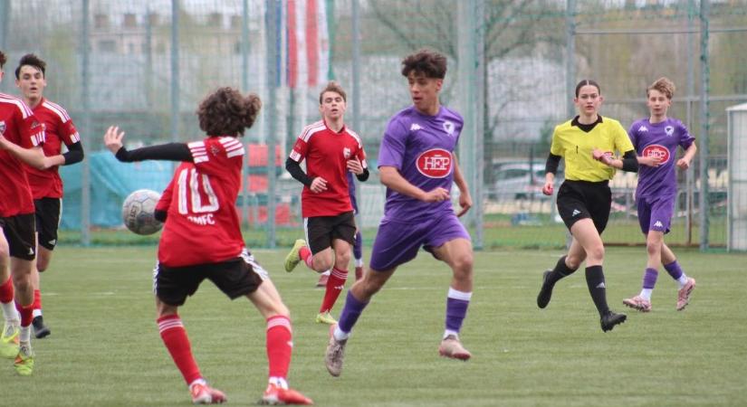 A három nővér a futballpályán, Kerekegyházán