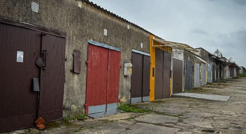 Vége a parkolási hercehurcának? Itt az 5 legolcsóbb kiadó garázs Zalában