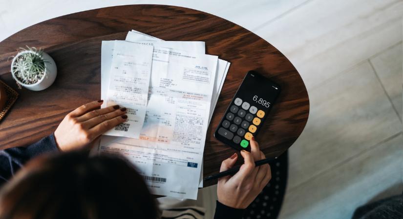 Több mint tízmillió forintot buknak a magyar családok a lakáshiteleken: kiderült, miért fizetnek töredékannyit a szomszédok