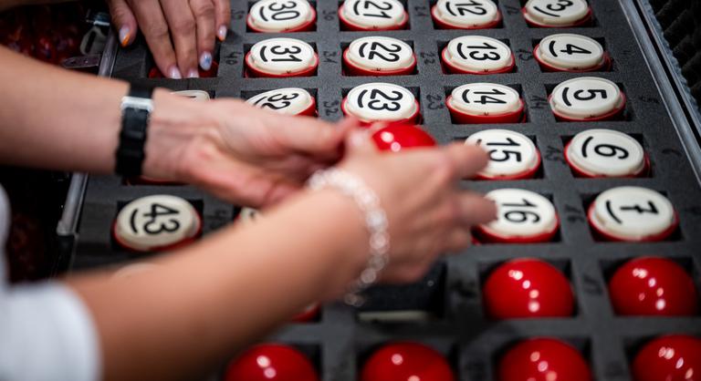 Megszólalt a Szerencsejáték Zrt. a hatósági vizsgálatról, a milliárdos lottószelvények két nyertese is jelentkezett már