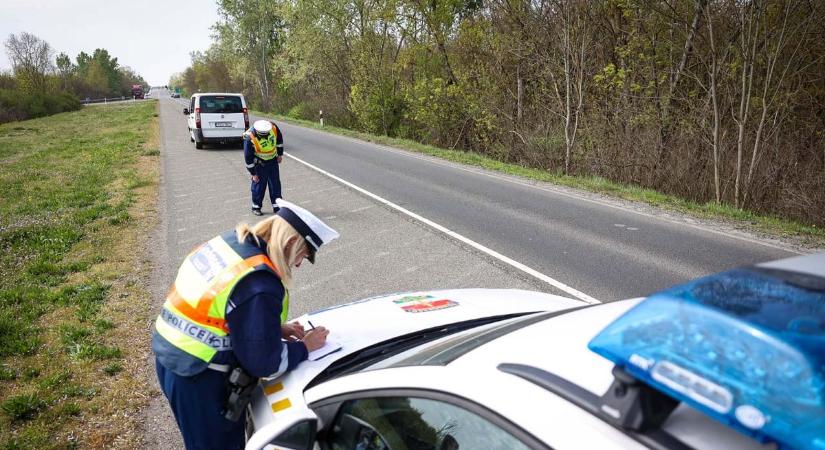 Gyanús lett a sofőr a rendőröknek – gyorsan kiderült, miért viselkedik zavartan