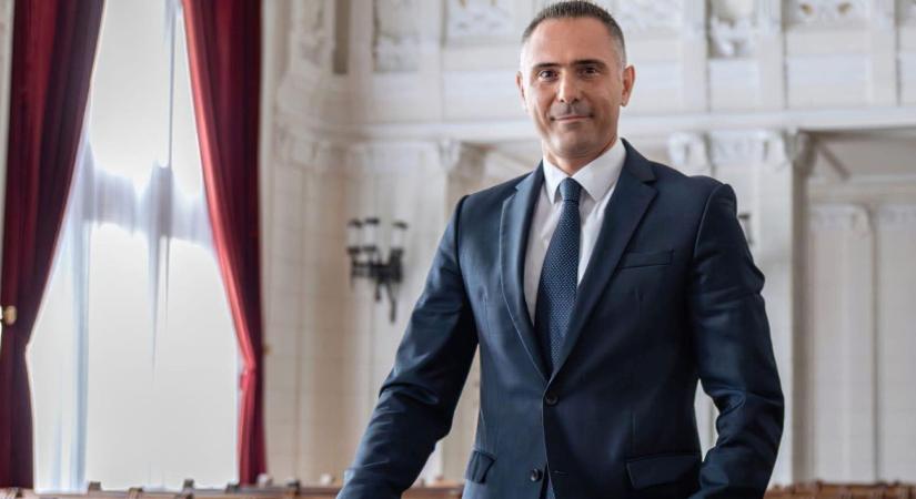 Függetlenként folytatja az eddig DK-s Trippon Norbert újpesti polgármester