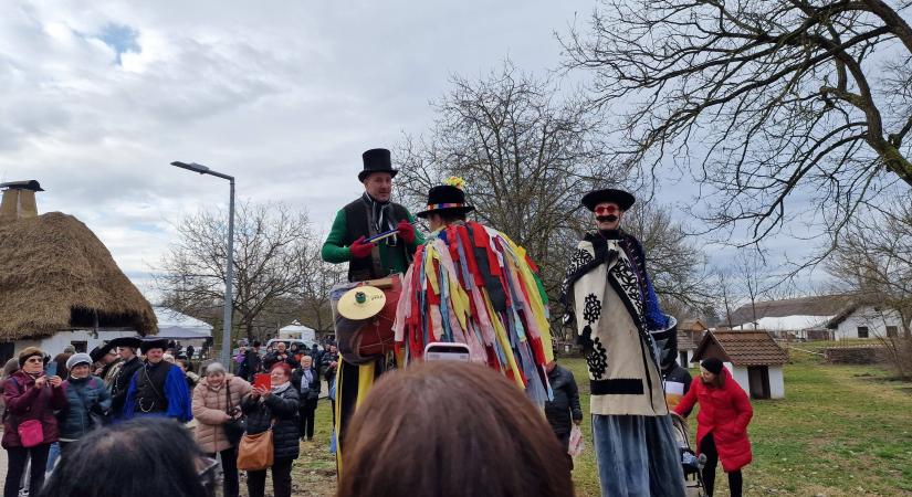 Lampionos hajófelvonulás, kastélyparkok titkai és villásreggelik – hétvégi programajánló