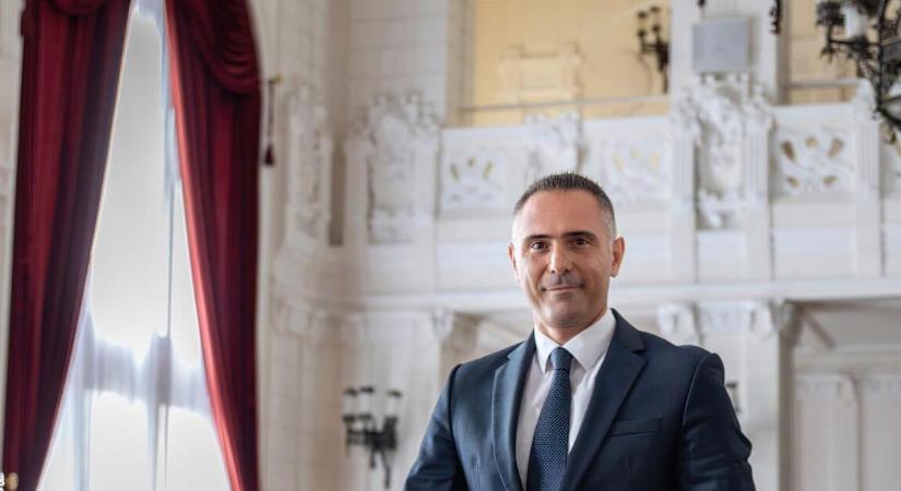 Tovább sorvad a DK, újabb független polgármestere lett Budapestnek