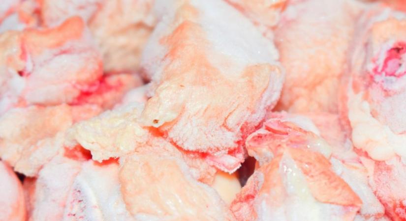 Ennyi ideig áll el valójában a csirke a fagyasztóban