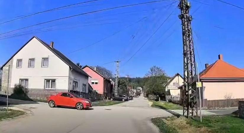 Újabb intő példa: kis híján balesetet okozott egy figyelmetlen sofőr ( videó)