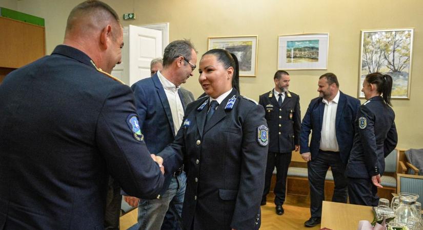 Először tüntetett ki rendvédelmi dolgozót a gyöngyösi önkormányzat
