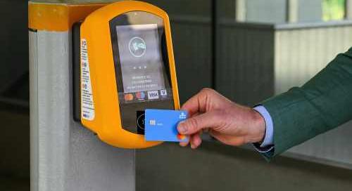 Már érintéses fizetéssel is lehet jegyet venni a budapesti metróvonalakon