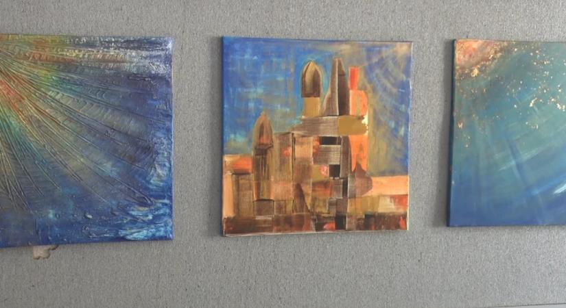 Színekbe álmodott érzelmek – megnyílt Keller Katalin tárlata