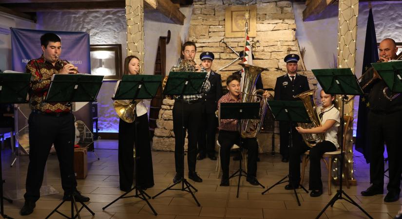 Elismeréseket adtak át a Rendőrség Napja alkalmából vármegyénkben