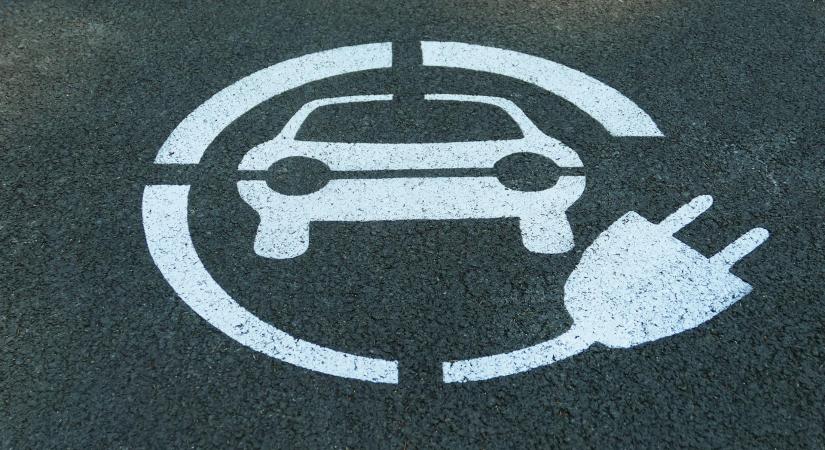 Egyre többen váltanak? Drasztikusan megugrott az elektromos autók iránti érdeklődés