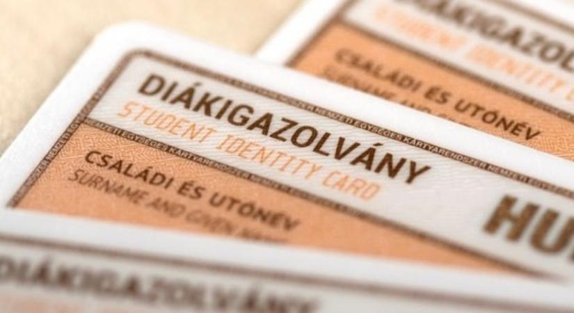 Ütött az óra: ma és holnap lehet beiratkozni, indulhat a diákigazolvány-igénylés