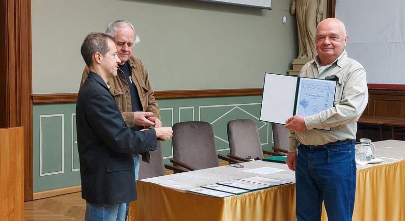 A csillagászok Oscar-díjával tüntették ki az égbolt tatai mindentudóját