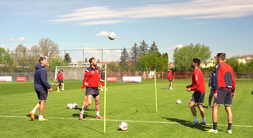 Fegyelmezett, kemény ellenfél érkezik