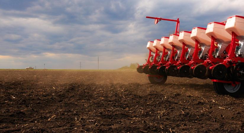 Ennyi pénz múlik most Magyar Péter kormányán