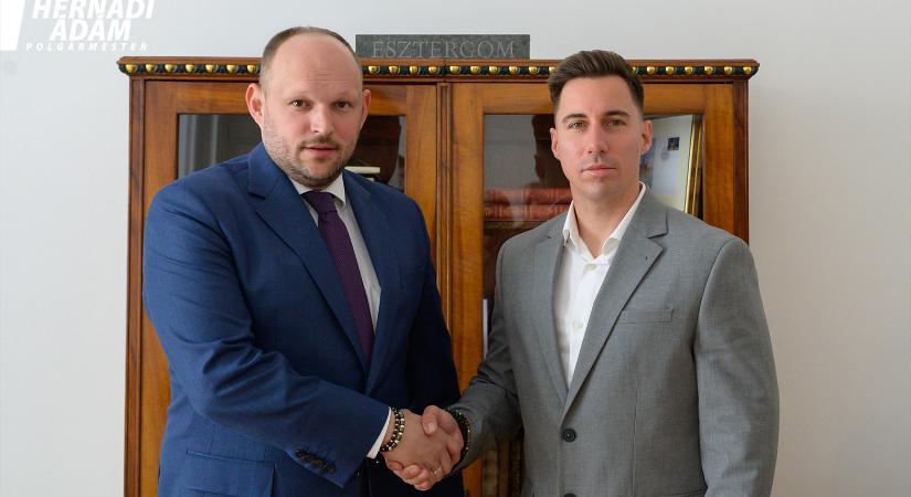 Átvette megbízólevelét Radnai Márk