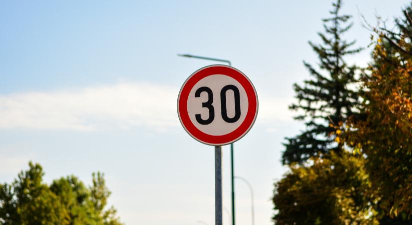 Szigorítottak az utakon Európában: mindenki dugóktól tartott, de egészen más történt