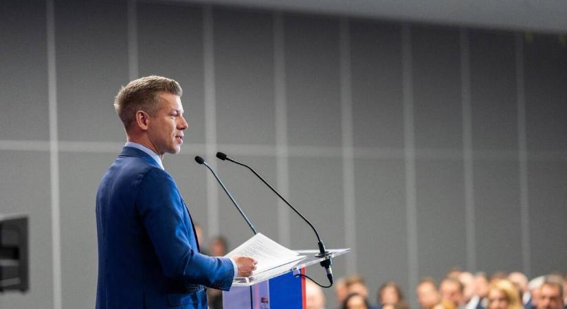 Magyar Péter: Megnyitjuk az ügynökaktákat