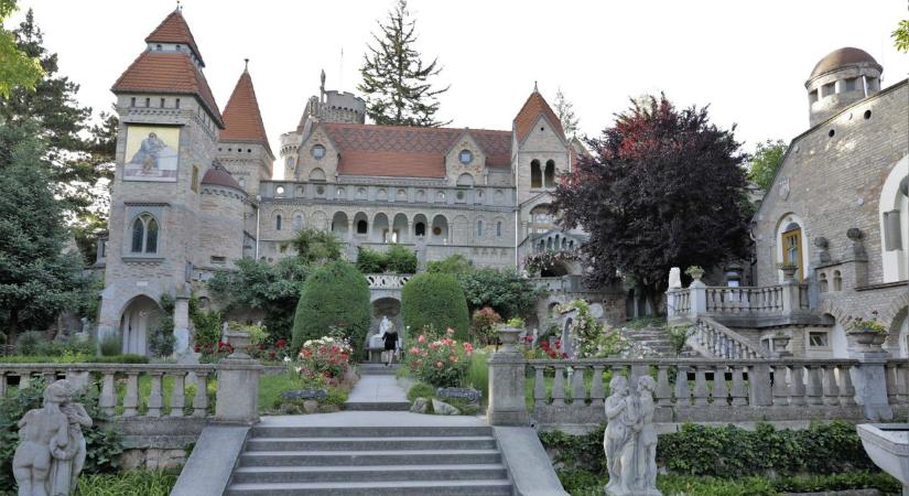 Bory-vár, ami egy szerelemből született – különleges belvárosi séta indul Fehérváron (videó)