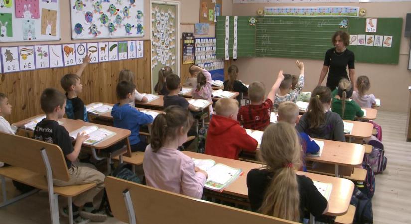 Csütörtökön és pénteken írathatják be a szülők gyermeküket a Debreceni Tankerületi Központ intézményeibe – videóval