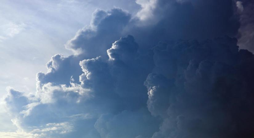 Jön a hidegfront: durván szeles lesz a vasárnap