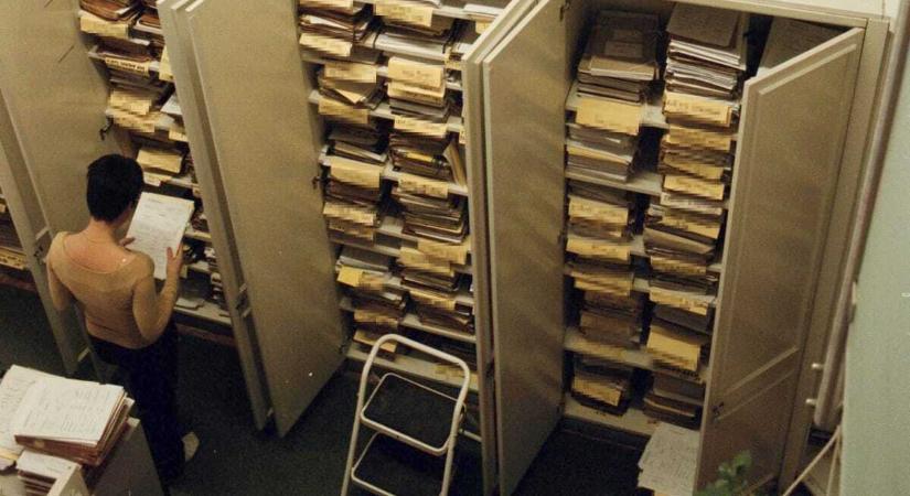 Nem költöznek be az egykori ÁVH-s épületbe, Magyar Péter az ügynökakták megnyitását is ígéri