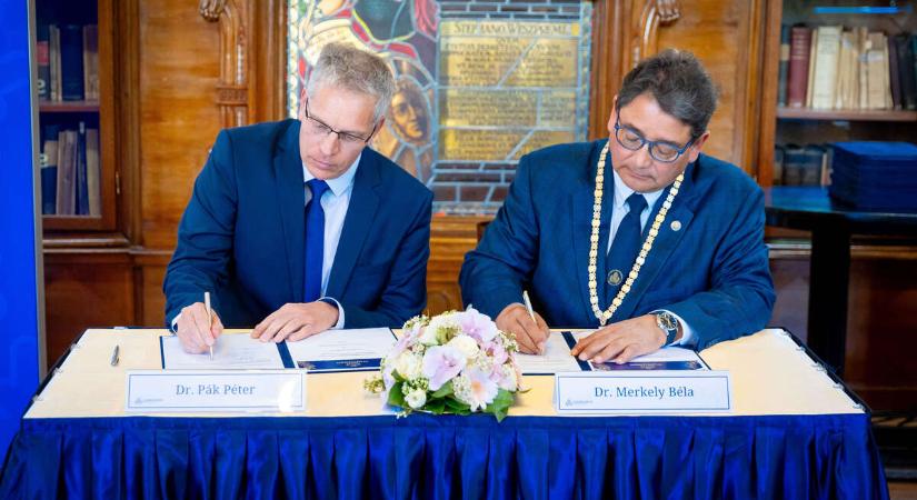 Együttműködést kötött az esztergomi kórház a Semmelweis Egyetemmel