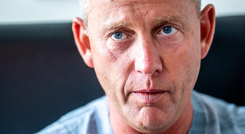 „Az én személyes búcsúm Orbán Viktortól” – írta Schóbert Norbi a videóhoz, melyben megöleli a leköszönő miniszterelnököt