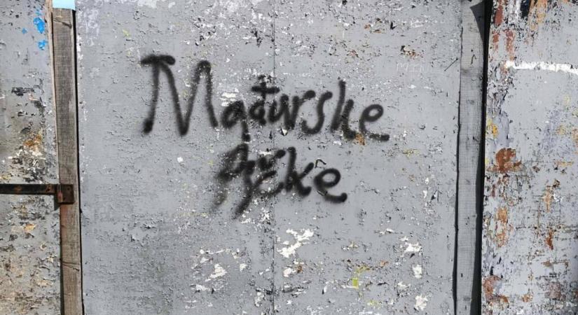 A magyar közösséget sértő falfirka jelent meg a Szent Teréz-székesegyház környékén