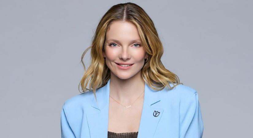 Mihalik Enikő a kislányával együtt szerepel egy ruhamárka reklámfotóin