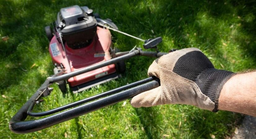 Arra kérik a lakosságot, hogy álljanak el az autóikkal