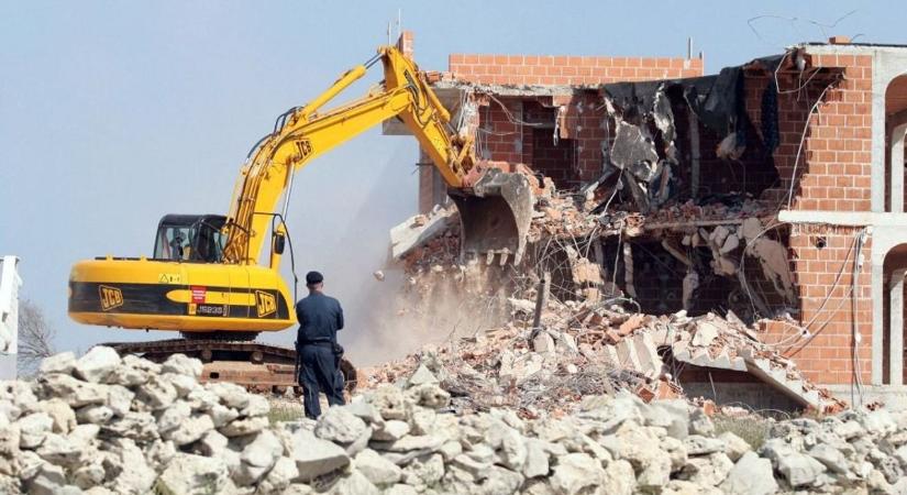 Több mint 700 illegálisan épített nyaralót bontanak le a horvát hatóságok