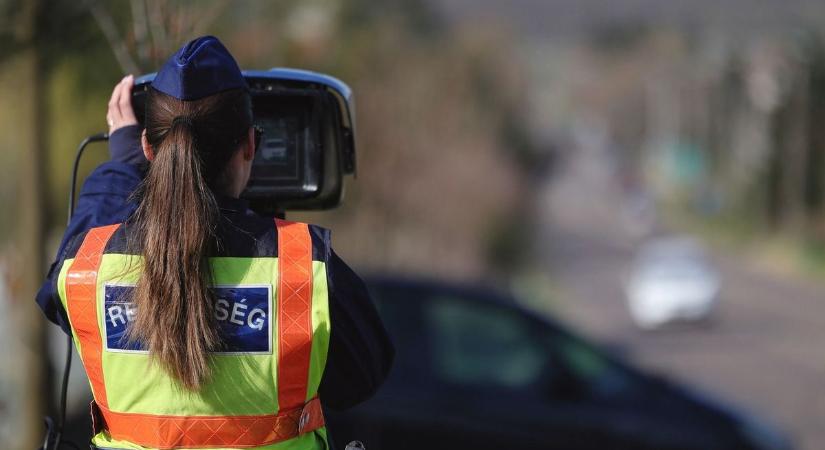 Óránként több mint 100 autóst kaptak el gyorshajtásért