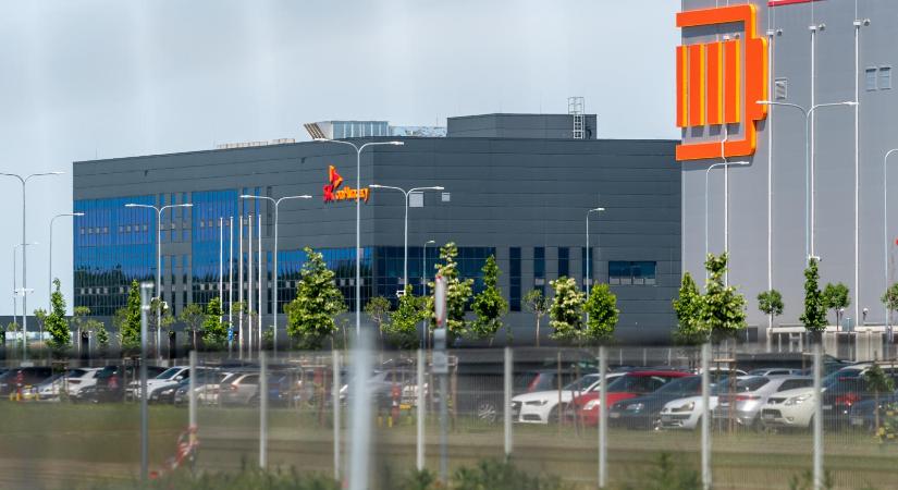 Eljárást indított az iváncsai akkugyárban keletkezett tűz miatt a kormányhivatal