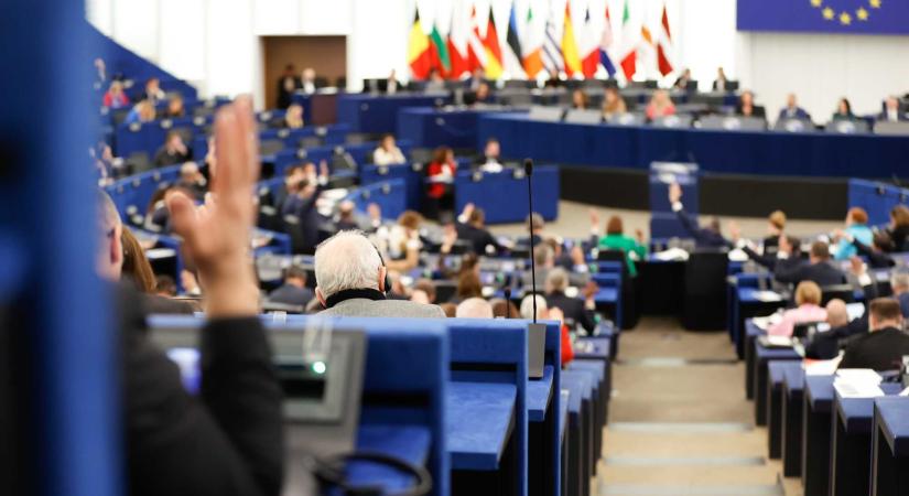 Rábólintottak az Ukrajnának folyósítandó hitelre