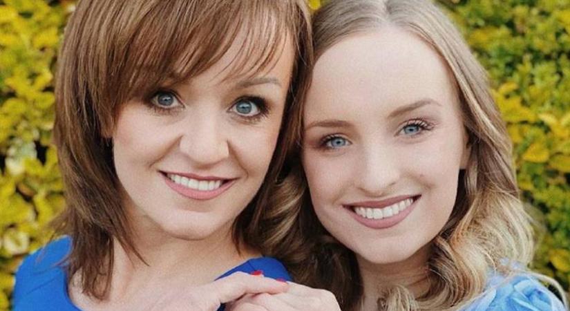 Szandi várandós lánya bikiniben: Blankának már hatalmas a pocakja