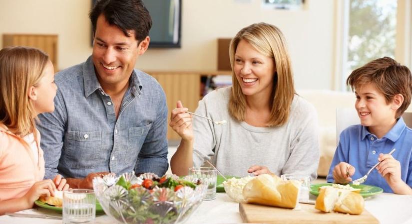 Nem attól kell félni, hogy a gyerek nem figyel ránk, hanem attól, hogy folyton figyel!