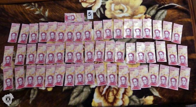 A nagy átverés! Eurót akartak venni, venezuelai bolívart kaptak helyette – Zala több városában ügyködött a csaló