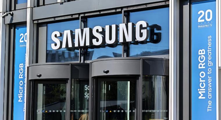 Új nyitott kialakítású fülhallgatóval állhat elő a Samsung