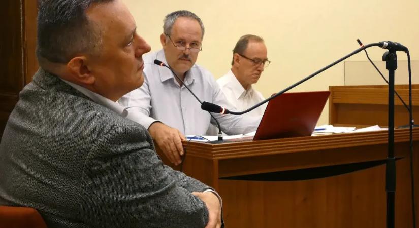 „Ez olyan bizarr történet, hogy biztosan emlékezetes lenne” – mondta a bíróságon Győr korábbi fideszes polgármestere