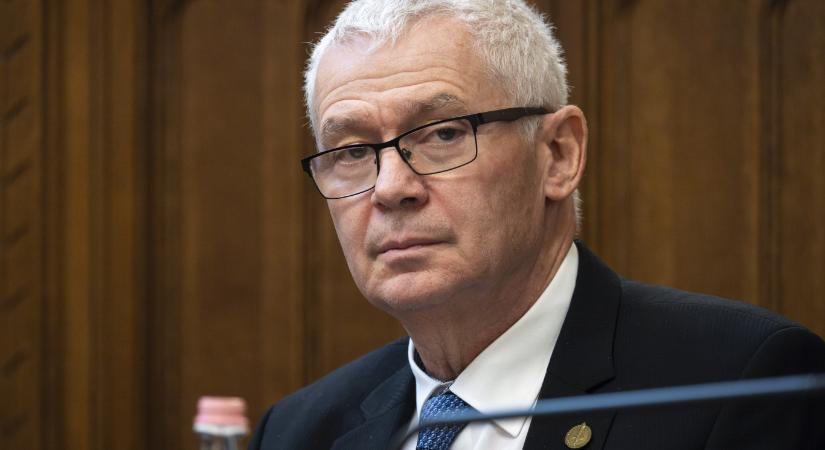 Magyar Hang: Lemondásra szólította fel Polt Pétert az Alkotmánybíróság ülésén az egyik alkotmánybíró