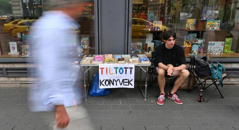 „Egymásnak ugrasztott minket, éveken át egymásra mutogattunk” – lefóliázták a könyveit, most az irodalom felszabadulásában reménykedik Papp Dóra