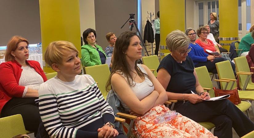 Az eÁFA-ról tartottak előadást: ezt kell tudni az új rendszerről  fotók