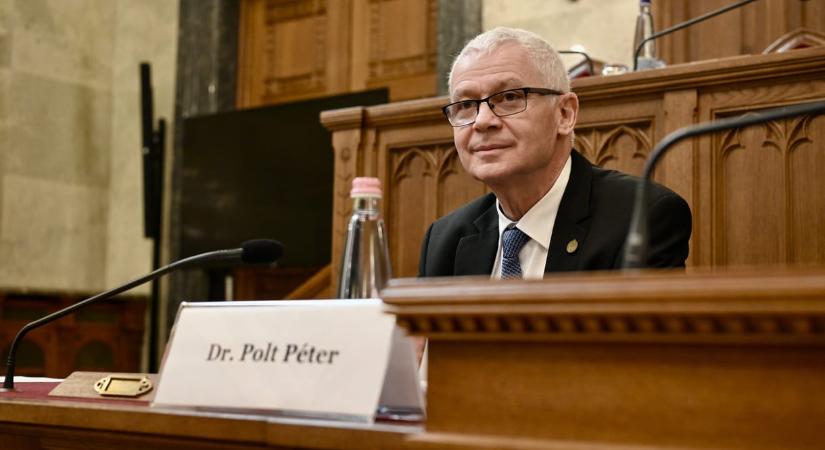 Egy alkotmánybíró lemondásra szólította fel Polt Pétert, az Alkotmánybíróság elnökét