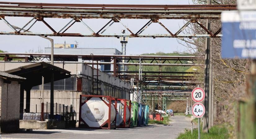 Túszul ejtett dolgozók, őrizetlen mérgek a sajóbábonyi vegyi üzemnél - képekkel, videóval